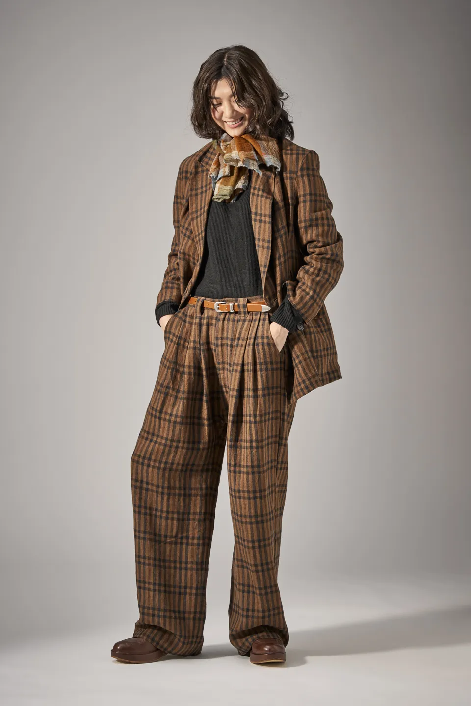 チェックタック入りパンツ